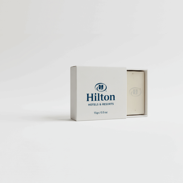 Hilton Hotels markasına ait, 15 gramlık, beyaz kutu içinde sunulan otel sabunu.